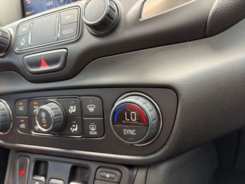 Used 2019 GMC Terrain Denali w/ Advanced Safety Package FWD image 29