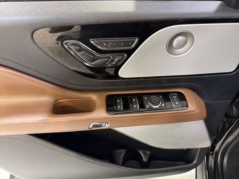 Used 2023 Lincoln Aviator Reserve w/ Equipment Group 201A image 16