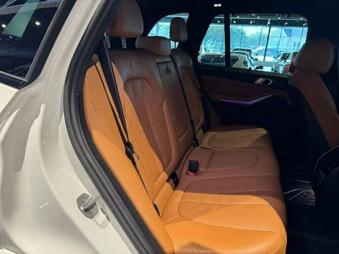Used 2022 BMW X5 M50i image 24