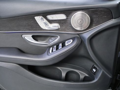 Certified 2021 Mercedes-Benz GLC 300 4MATIC w/ Premium Package image 33