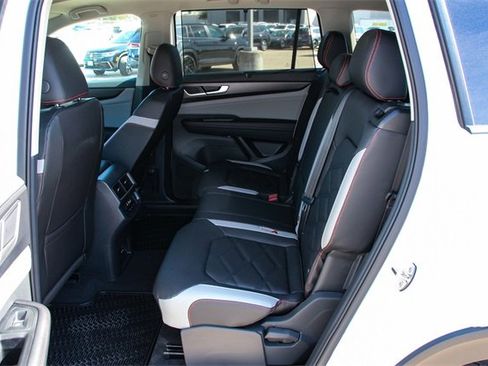 New 2026 Volkswagen Atlas Peak Edition image 30