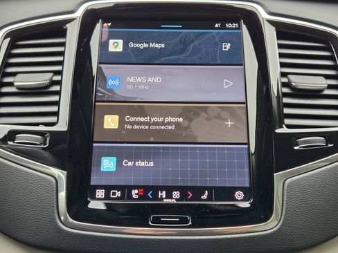 Used 2023 Volvo XC90 T8 Ultimate w/ Lounge Package image 26