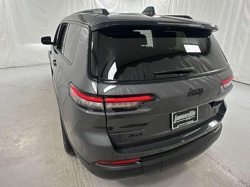 Used 2023 Jeep Grand Cherokee L Altitude image 5