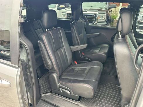 Used 2018 Dodge Grand Caravan GT FWD image 25