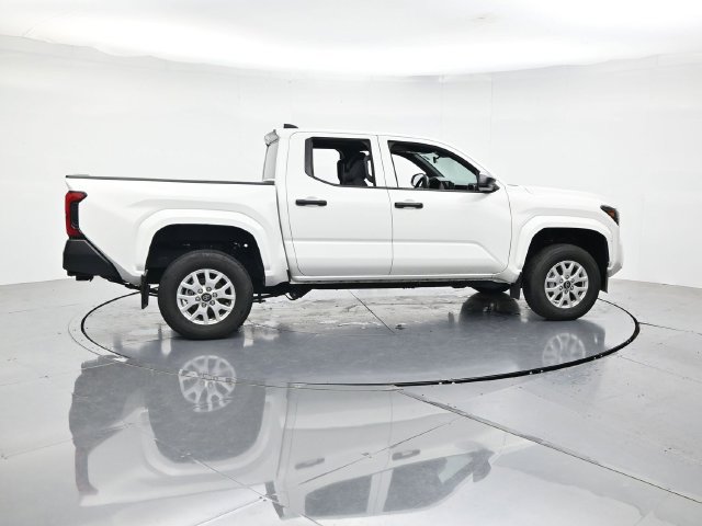 Used 2024 Toyota Tacoma SR AWD/4WD image 2