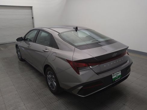 Used 2024 Hyundai Elantra SEL FWD image 5