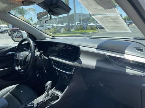 Certified 2024 Buick Encore GX Sport Touring FWD image 27