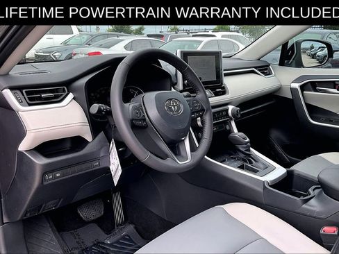 Used 2025 Toyota RAV4 XLE Premium FWD image 16
