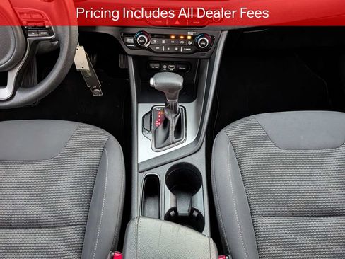 Used 2019 Kia Niro FE FWD image 19