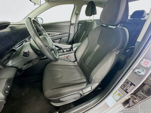 Used 2025 Hyundai Elantra SEL FWD image 13