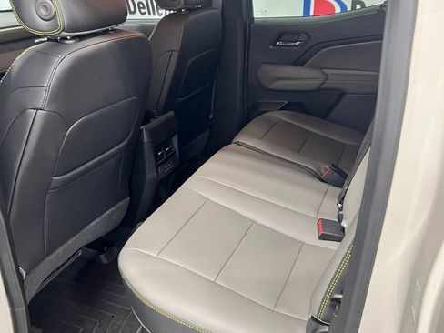 Used 2026 Chevrolet Colorado ZR2 w/ Technology Package AWD/4WD image 14