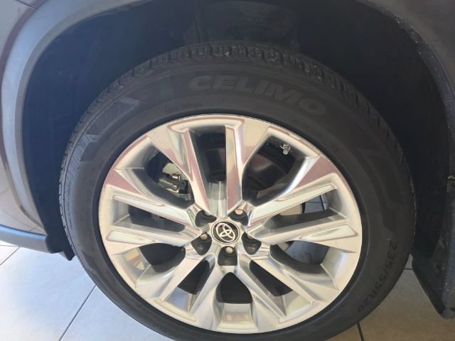 Used 2022 Toyota Highlander Limited AWD/4WD image 17