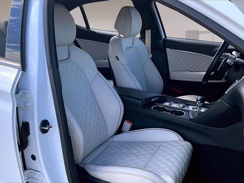 Used 2025 Genesis G70 3.3T Advanced w/ Sport Prestige Package image 7