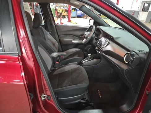 Used 2020 Nissan Kicks SV image 12