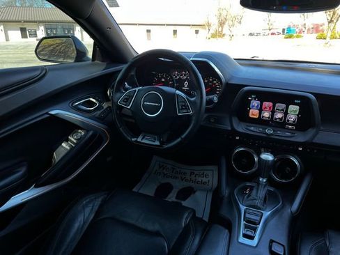 Used 2017 Chevrolet Camaro SS image 22