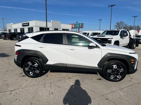 Certified 2025 Hyundai Kona SEL image 2