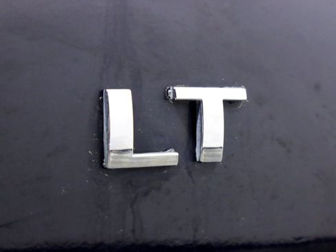 Used 2021 Chevrolet Equinox LT FWD image 32