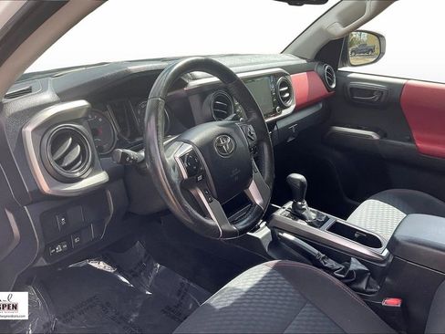 Used 2022 Toyota Tacoma SR5 w/ Technology Package RWD image 13