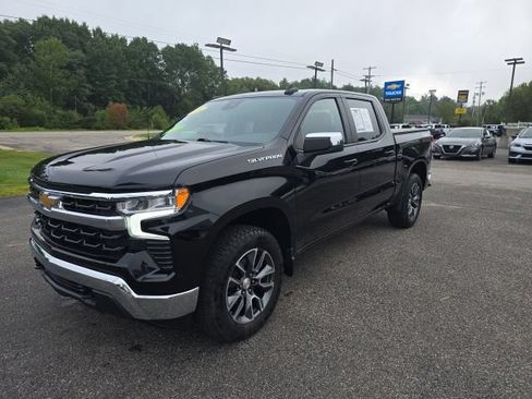 Used 2024 Chevrolet Silverado 1500 LT AWD/4WD image 5