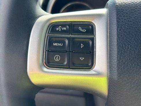 Used 2011 Dodge Avenger Lux FWD image 19