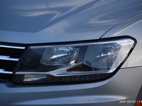 Used 2020 Volkswagen Tiguan SE w/ Panoramic Sunroof Package AWD/4WD image 40