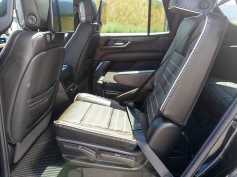 Used 2026 GMC Yukon Denali Ultimate AWD/4WD image 13