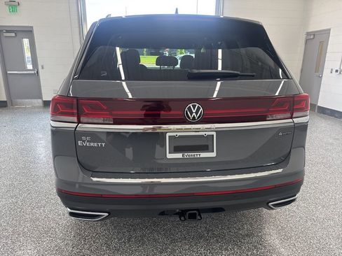 New 2026 Volkswagen Atlas SE image 3