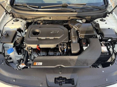 Used 2017 Hyundai Sonata SE FWD image 17