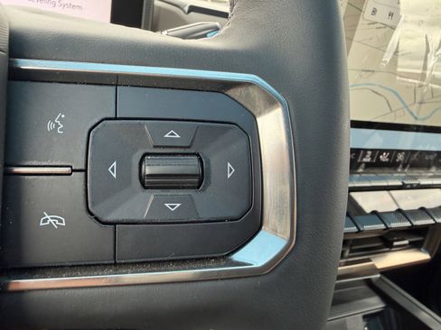 Used 2024 GMC Hummer EV 2X w/ LPO, Illumination Package image 42