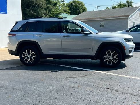Used 2023 Jeep Grand Cherokee Limited AWD/4WD image 52