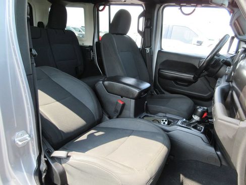 Used 2018 Jeep Wrangler Unlimited Sport S AWD/4WD image 19