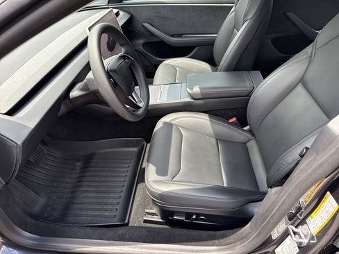 Used 2025 Tesla Model 3 Long Range AWD/4WD image 9