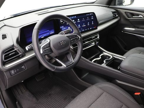 Used 2024 Chevrolet Traverse LT w/ Midnight/Sport Edition image 14