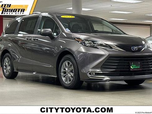 Certified 2024 Toyota Sienna XLE image 1