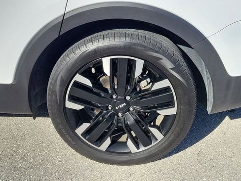 Certified 2025 Kia Telluride SX FWD image 6
