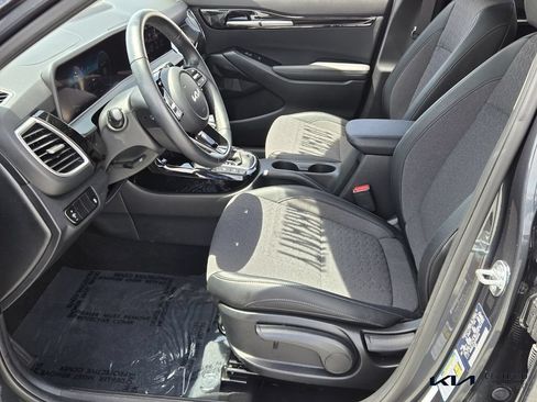 Certified 2025 Kia Seltos X-Line AWD/4WD image 10
