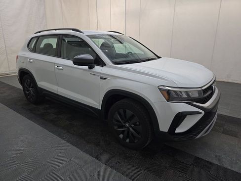 Used 2022 Volkswagen Taos S image 3