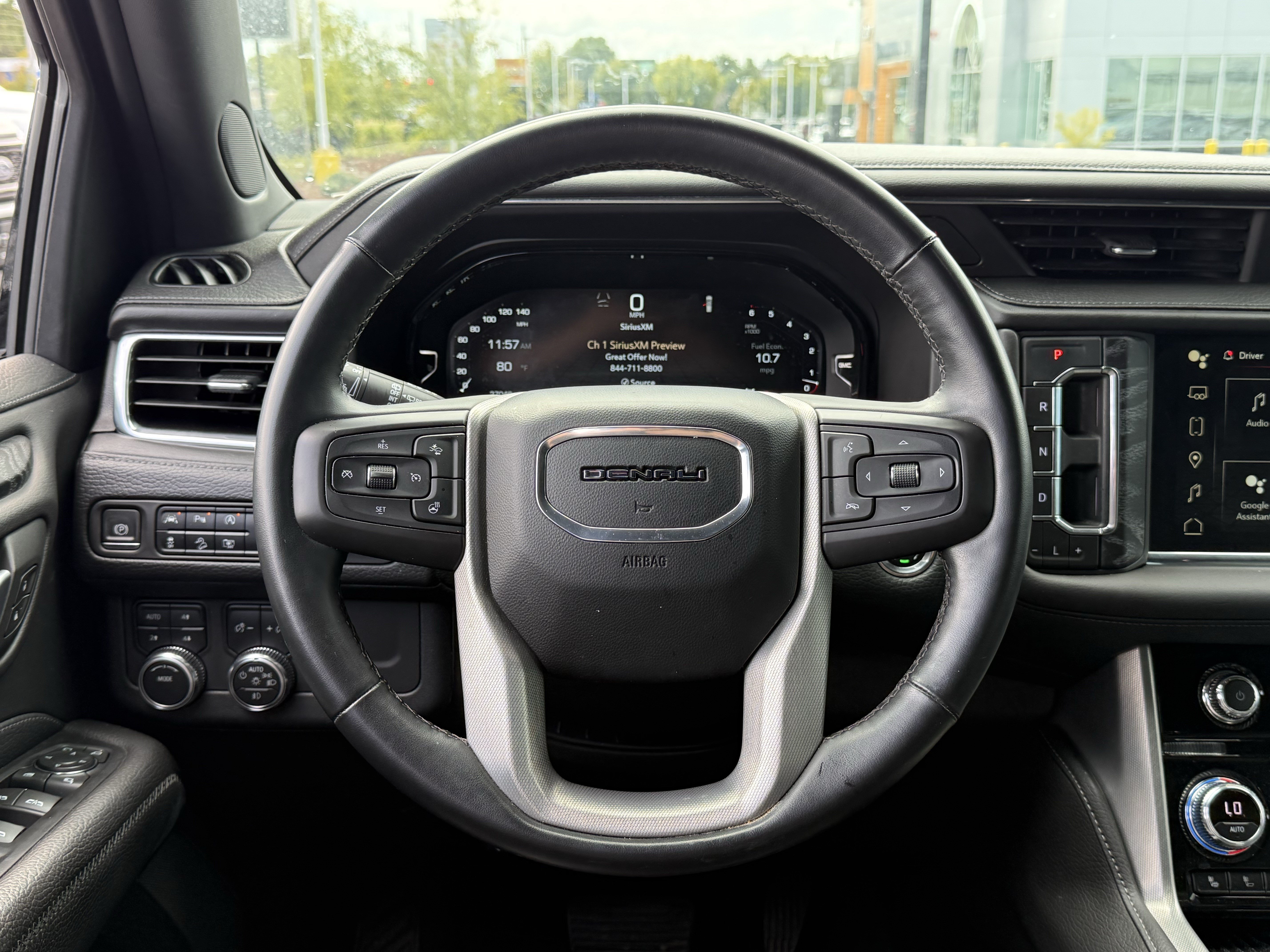 Used 2023 GMC Yukon Denali AWD/4WD image 6