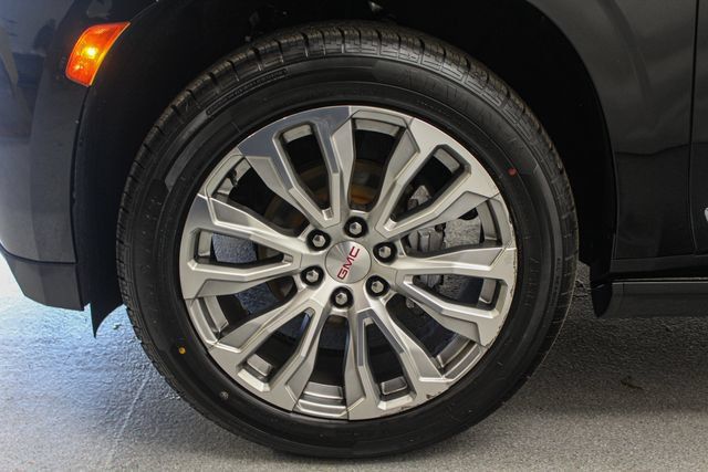 Used 2023 GMC Yukon Denali AWD/4WD image 11