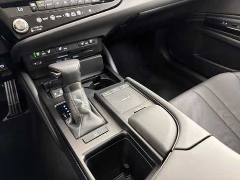 Certified 2022 Lexus ES 350 F Sport image 18