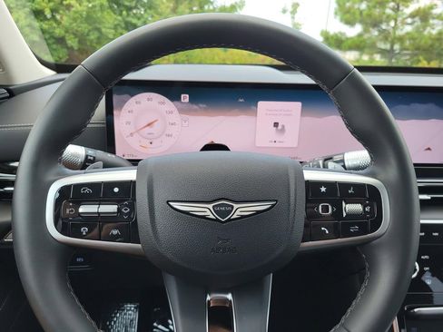Used 2025 Genesis GV80 2.5T image 13