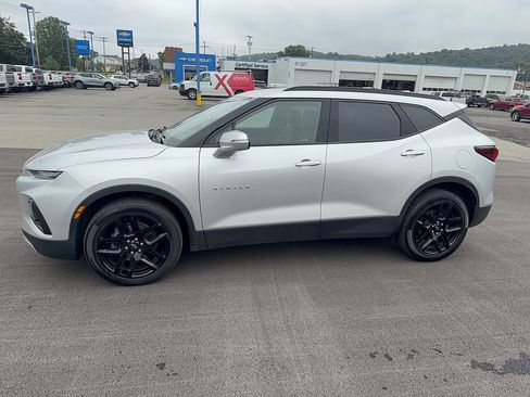 Used 2021 Chevrolet Blazer LT AWD/4WD image 2