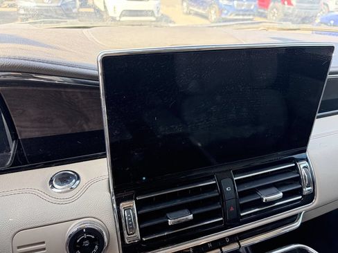 Used 2022 Lincoln Navigator Reserve AWD/4WD image 8