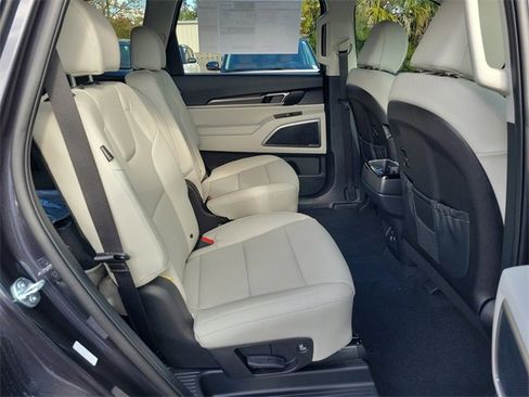 New 2025 Kia Telluride S image 12