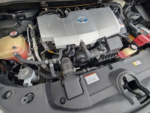 Used 2018 Toyota Prius One image 22