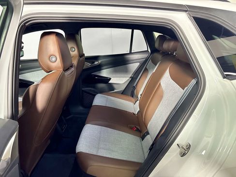 Certified 2024 Volkswagen ID.4 2WD image 21