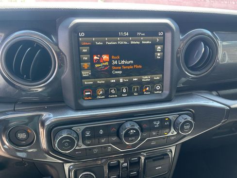Used 2021 Jeep Wrangler Unlimited Sport AWD/4WD image 25