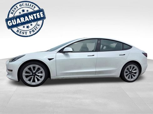 Used 2022 Tesla Model 3 Standard Range RWD image 3