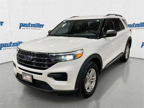 Used 2023 Ford Explorer XLT image 1