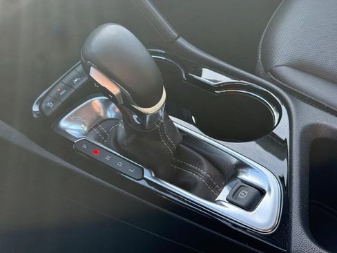 Used 2024 Buick Encore GX Sport Touring image 18